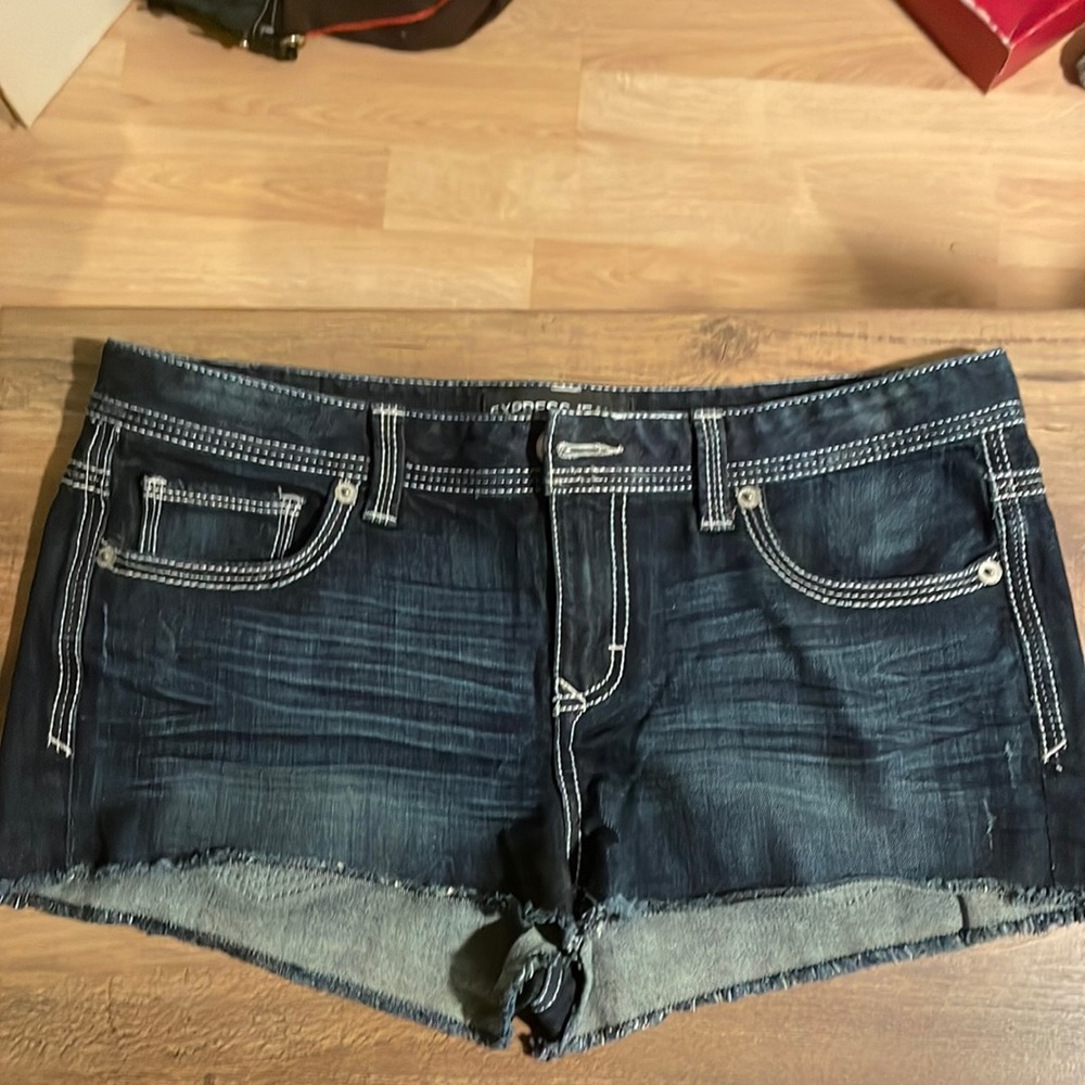 Express Shorts